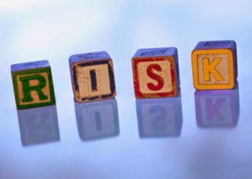 Tìm hiểu về rủi ro chuyển hạng và rủi ro nguy cơ