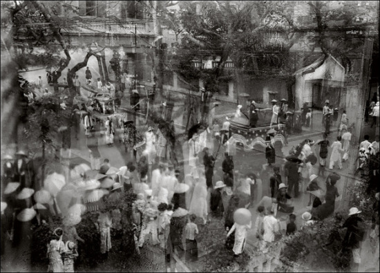 Hà Nội những năm thập niên 30. Ảnh chụp dùng kỹ thuật phơi sáng kép (double exposure) của một nhiếp ảnh gia vô danh.