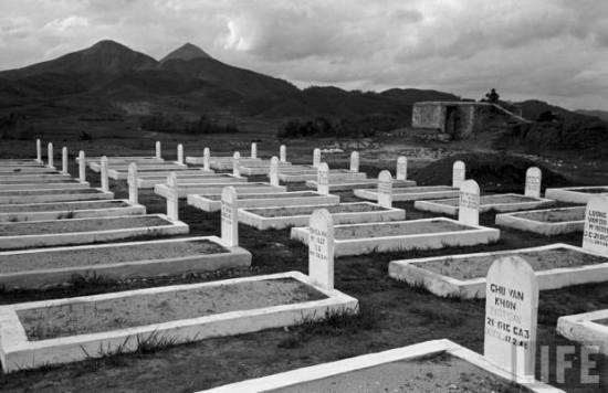 Nghĩa trang lính Pháp ở Lạng Sơn, 1950.