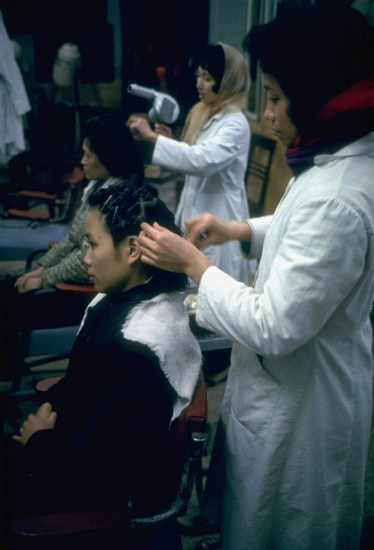 Hà Nội 1967, một cửa hàng làm tóc